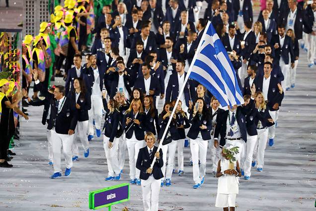 Delegação da Grécia durante a cerimônia de abertura dos Jogos Olímpicos Rio 2016, no estádio do Maracanã