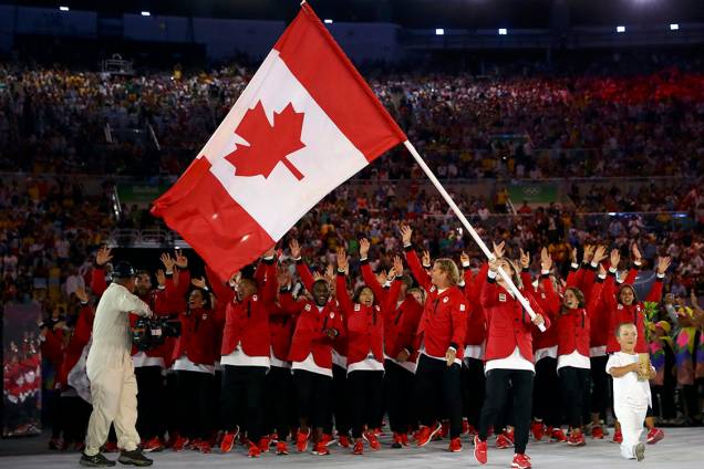 Delegação do Canadá durante a cerimônia de abertura dos Jogos Olímpicos Rio 2016, no estádio do Maracanã