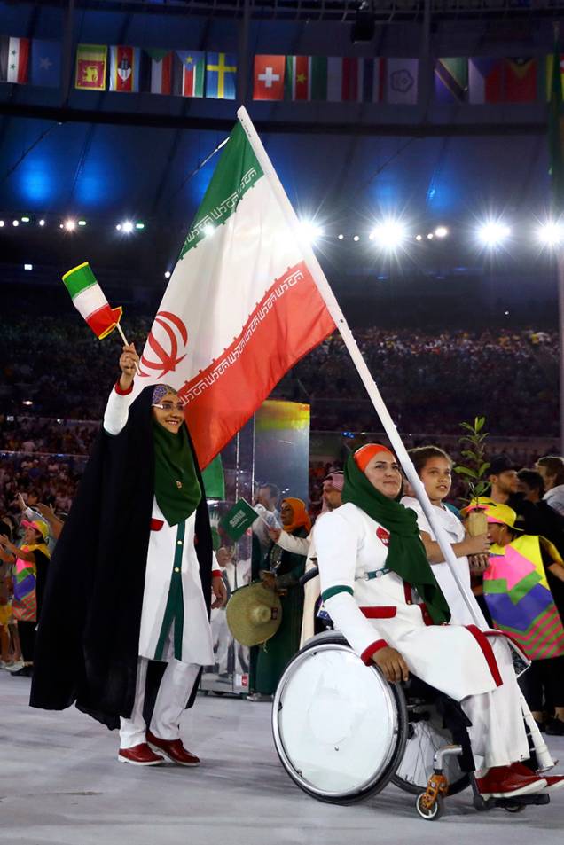 Delegação do Irã durante a cerimônia de abertura dos Jogos Olímpicos Rio 2016, no estádio do Maracanã