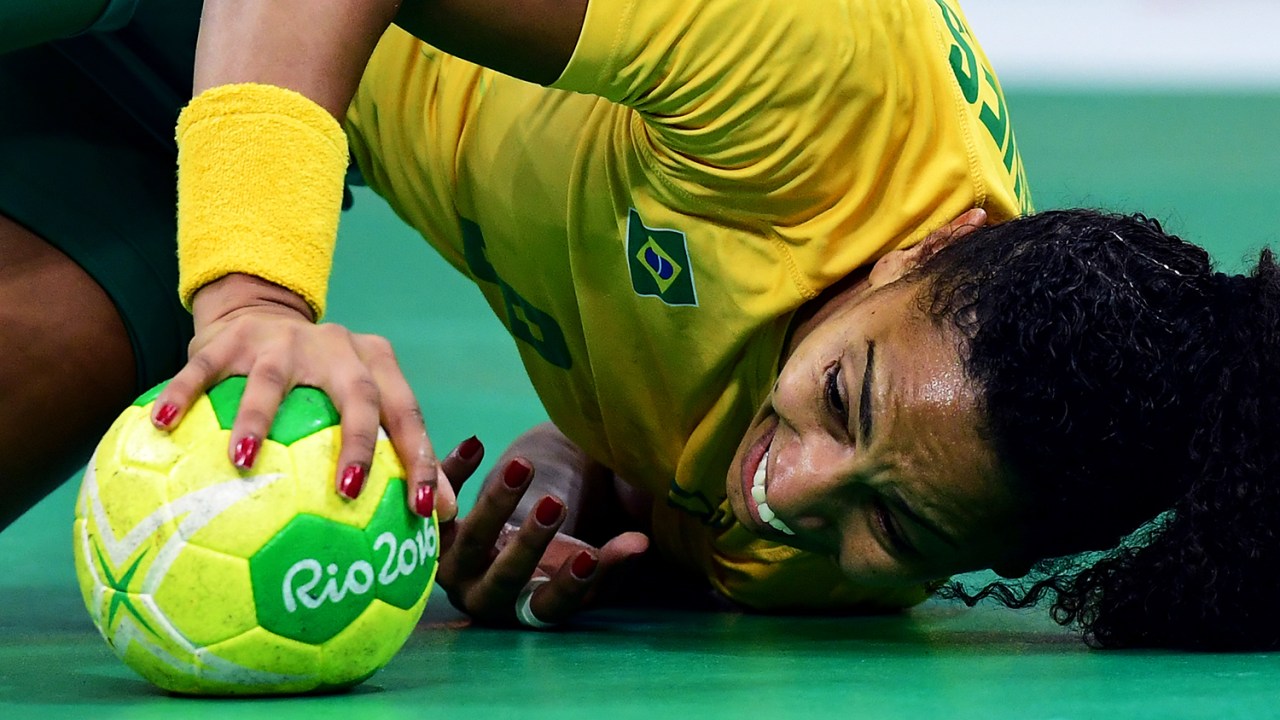 Partida entre Brasil e Espanha, válida pelo grupo A do handebol feminino, realizada na Arena do Futuro - 10/08/2016