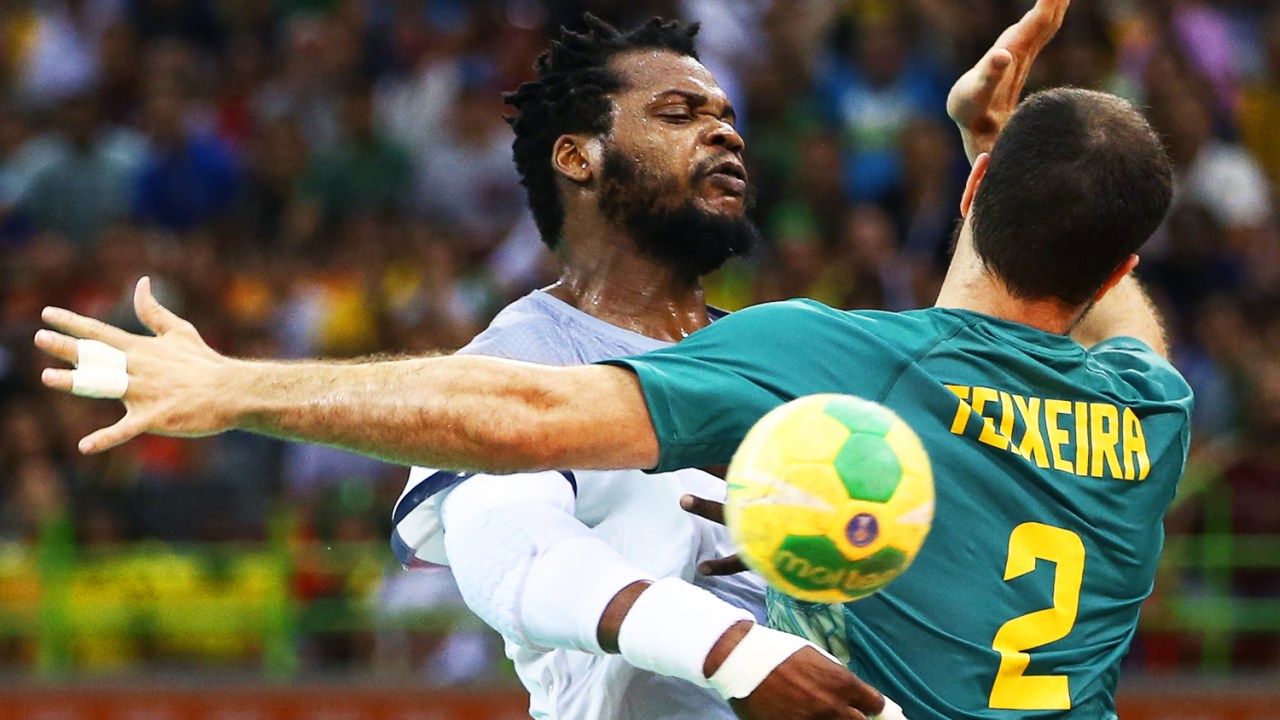 Partida entre Brasil e França, válida pelas quartas-de-final do handebol masculino, realizada na Arena do Futuro no Rio de Janeiro (RJ) - 17/08/2016