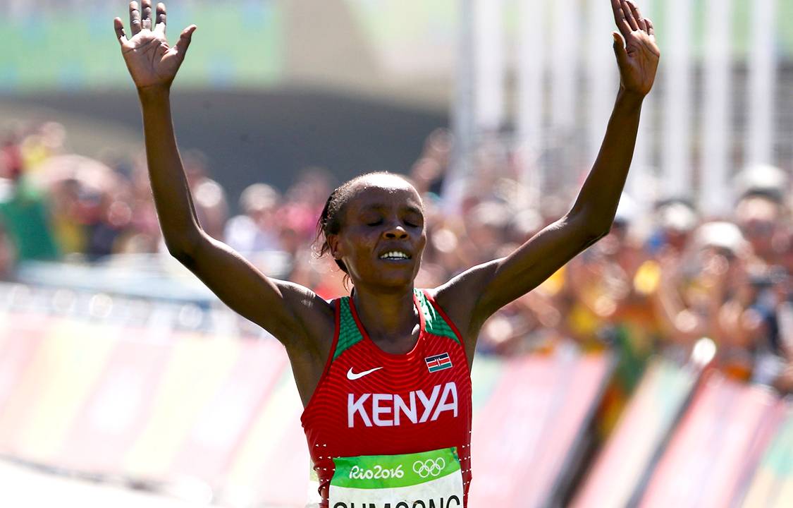 A queniana Jemima Sumgong vence a maratona feminina de 42km, e leva a medalha de ouro - 14/08/2016