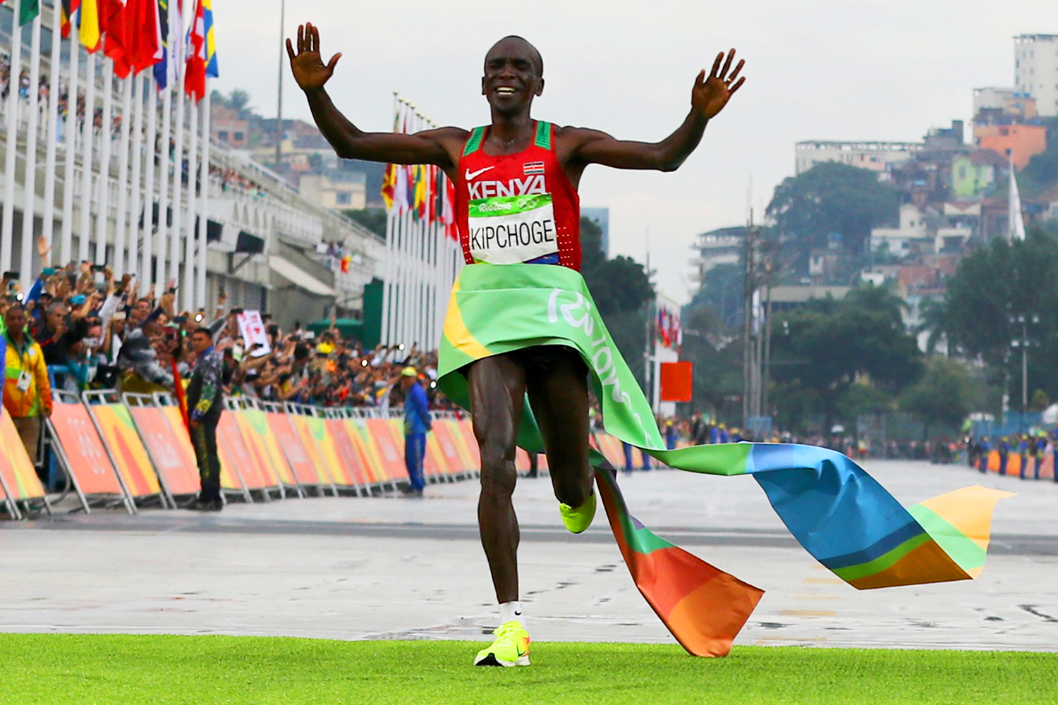 Queniano Eliud Kipchoge vence a maratona olÃ­mpica | VEJA