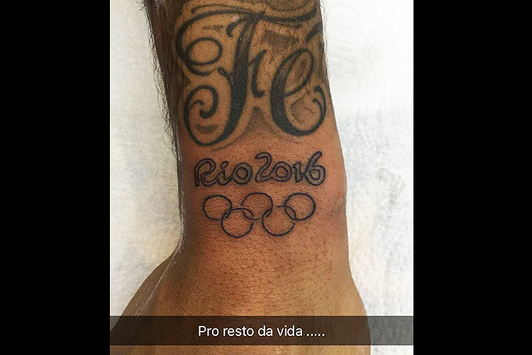 Neymar faz tatuagem após conquistar ouro olímpico no futebol