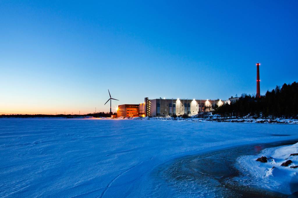 Data center do Google em Hamina, Finlândia, construído em uma antiga fábrica de papel
