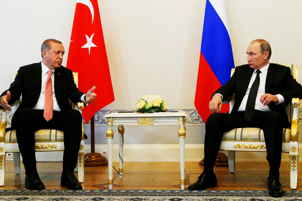 O presidente turco, Tayyip Erdogan, durante encontro com o presidente russo, Vladmir Putin, em São Petersburgo, na Rússia - 09/08/2016