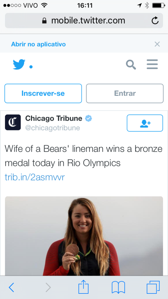 Tweet do jornal Chicago Tribune, que omite o nome da atleta Corey Cogdell-Unrein