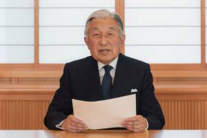 Imperador do Japão, Akihito, fala à população no Palácio Imperial de Tóquio