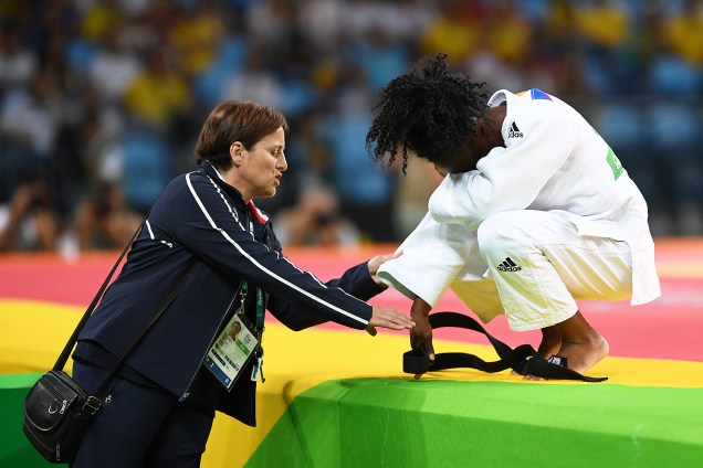 A judoca francesa Priscilla Gneto, lamenta derrota contra a suiça Evelyne Tschopp, na Arena Carioca 2 - 07/08/2016