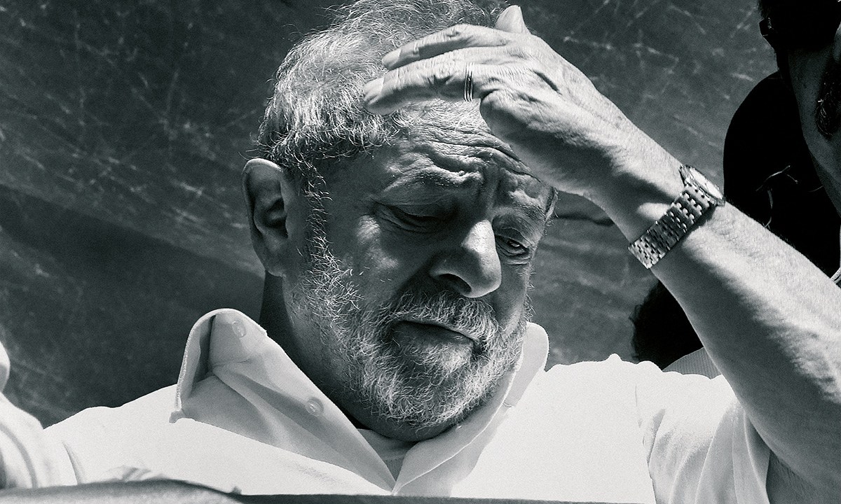 Indiciado por corrupção, lavagem de dinheiro e falsidade ideológica, Lula foi apontado como o capo do petrolão