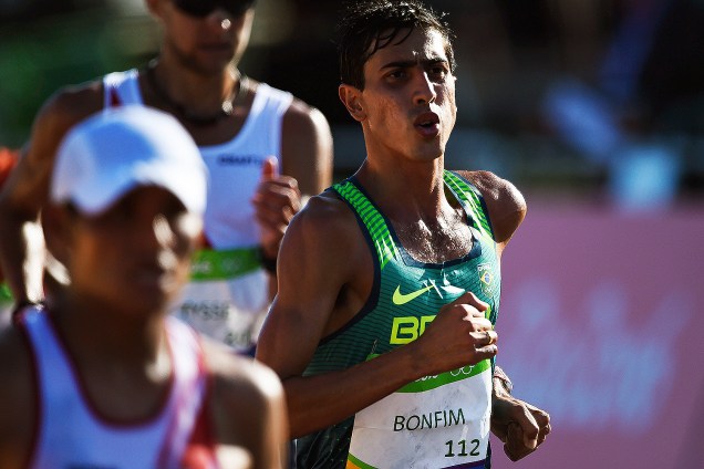 O atleta brasileiro da marcha atlética, Caio Bonfim, durante a prova de 20km, nas Olimpíadas Rio 2016