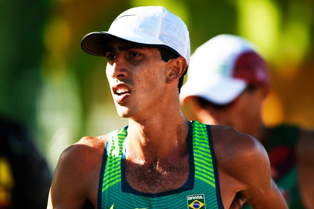 O atleta brasileiro da marcha atlética, Caio Bonfim, durante a prova de 20km, nas Olimpíadas Rio 2016