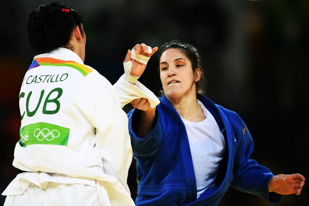Luta entre as judocas Mayra Aguiar, brasileira e Yalennis Castillo, de Cuba