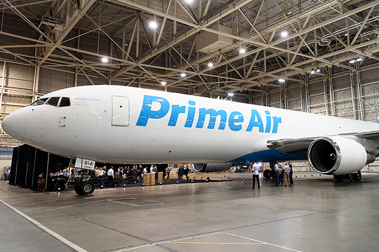 Amazon apresenta primeiro avião de sua frota 'Prime Air'