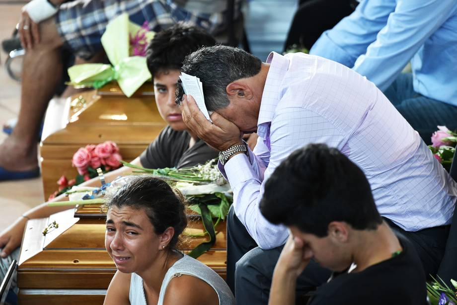Funeral coletivo das vítimas do terremoto que atingiu a região central da Itália, no ginásio de Ascoli Piceno - 27/08/2016