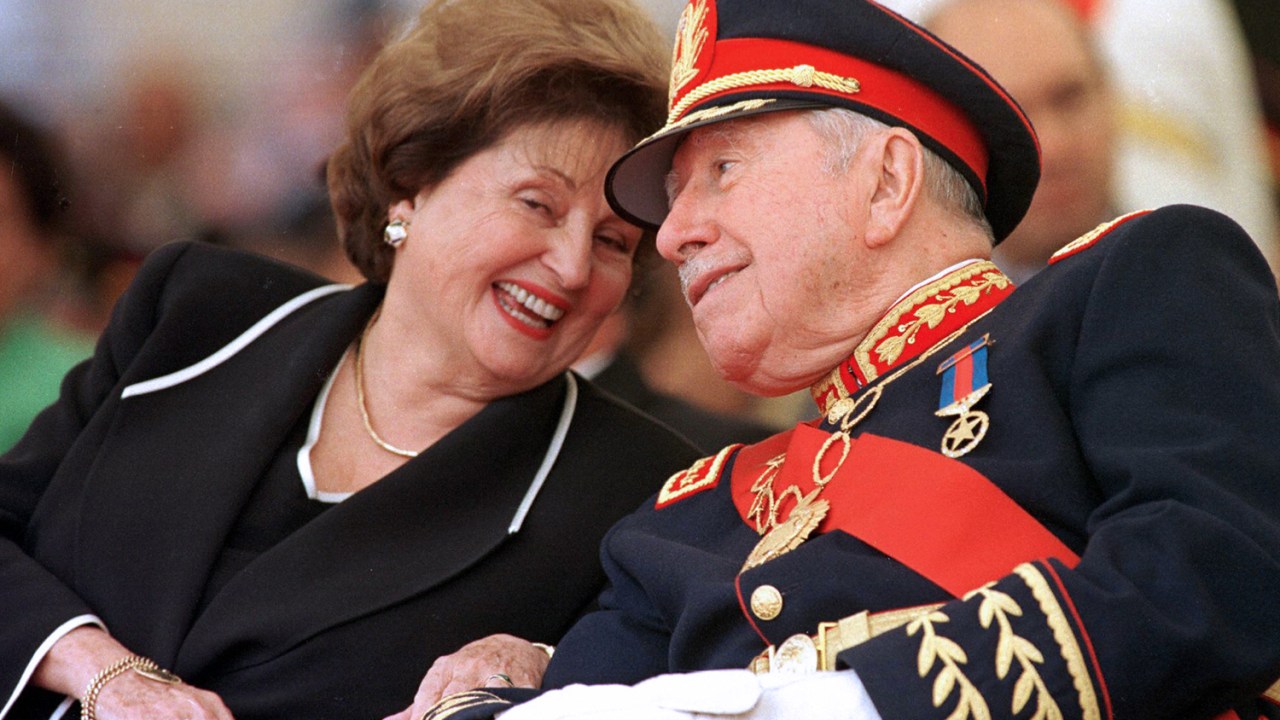 Lucia Hiriart, viúva de Augusto Pinochet - 10/03/1998