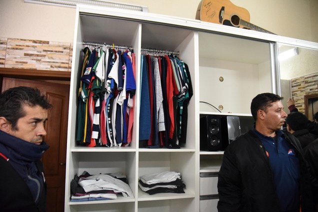 Imagem mostra guarda-roupa da cela do traficante brasileiro Jarvis Chimenes, que estava preso em Assunção, no Paraguai
