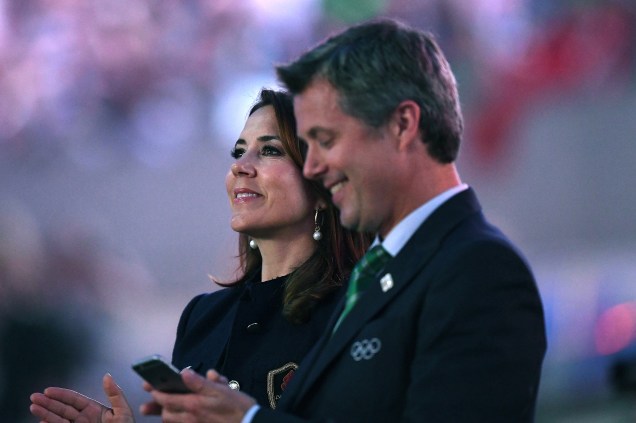 O príncipe da Dinamarca, Frederick, assite à abertura dos Jogos Olímpicos Rio 2016, ao lado de sua esposa, a princesa Mary