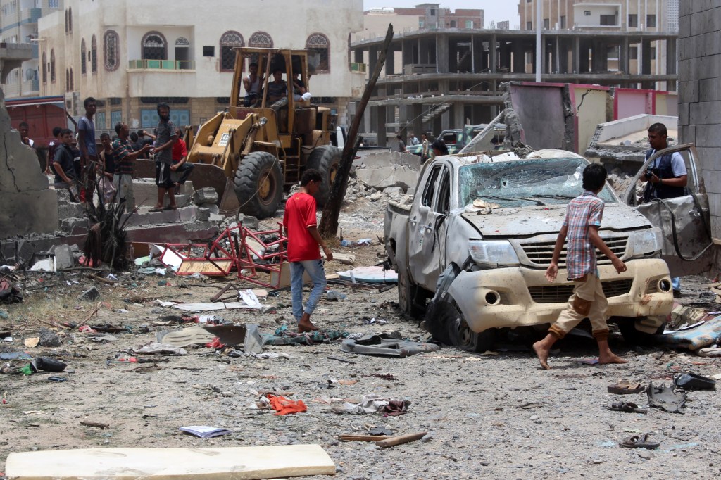 Estado Islâmico realiza ataque com carro-bomba no Iêmen