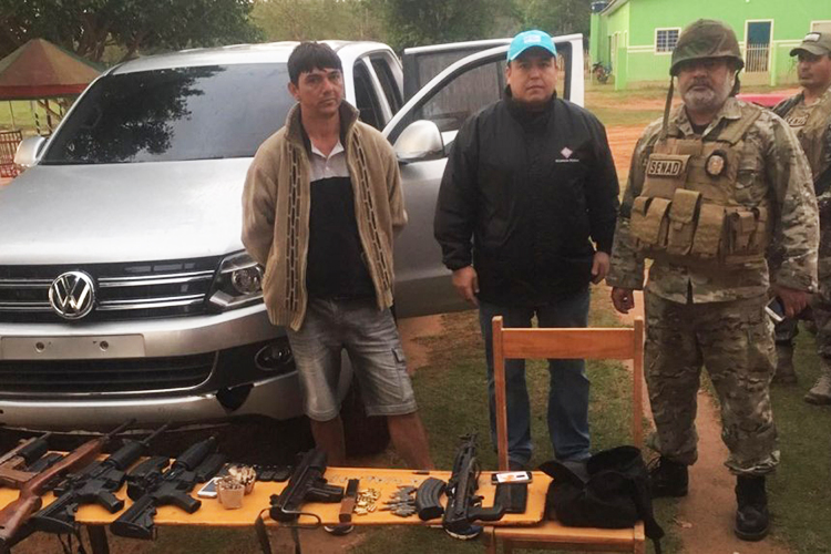 O traficante Felipe Escurra 'El Barón', é preso pela Polícia Federal. Considerado como o maior traficante de maconha paraguaia para o Brasil, é um dos principais prepostos do PCC no Paraguai