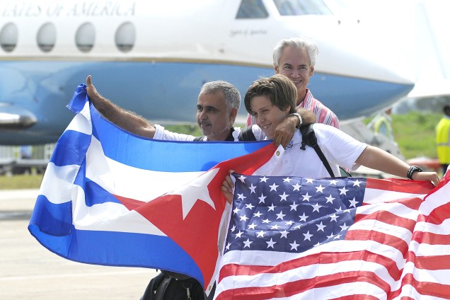 Passageiros desembarcam no Aeroporto Internacional de Cuba, vindos dos Estados Unidos, no primeiro voo comercial feito em mais de 50 anos, na cidade de Santa Clara - 31/08/2016