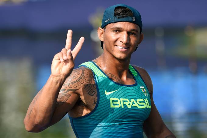 Rio-2016: Isaquias Queiroz ganha medalha de bronze na canoagem