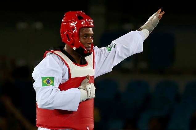 Lutador de Taekwondo, Maicon Siqueira, celebra vitória na etapa qualificatória da categoria acima de 80kg pelos Jogos Olímpicos Rio-2016