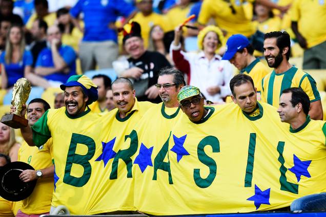 Torcedores do Brasil durante a final do futebol masculino contra a Alemanha, no Maracanã
