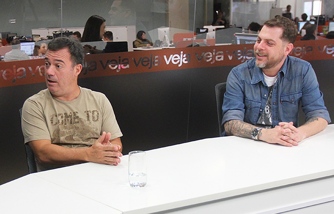 TVEJA, com os apresentadores Dennys Motta e Tatola do programa 'Encrenca', da RedeTV - 24/08/2016