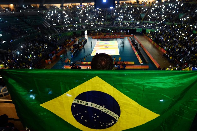 Torcedor comparece no jogo de vôlei feminino contra o Brasil, nas Olimpíadas Rio 2016