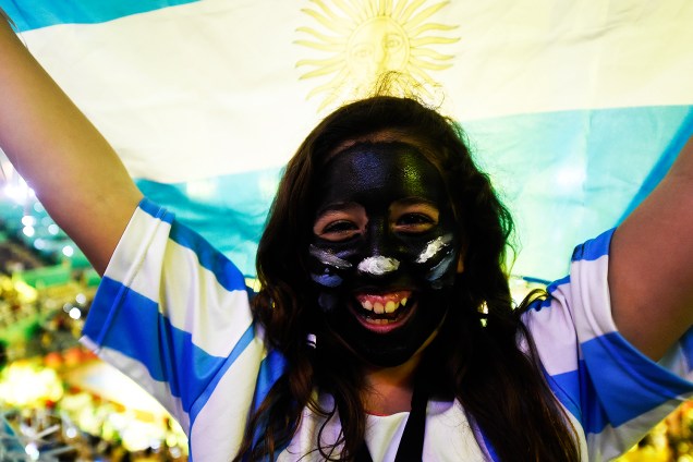 Torcedora argentina comparece no jogo de vôlei feminino contra o Brasil, nas Olimpíadas Rio 2016