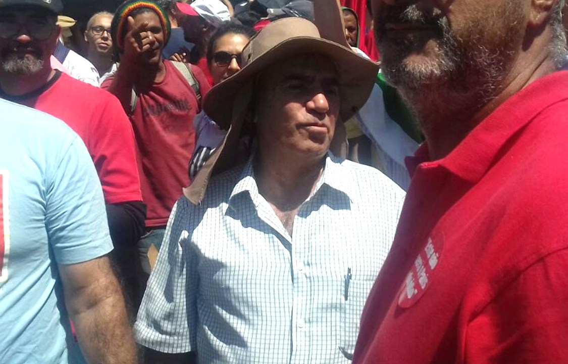 Ex-ministro Gilberto Carvalho participa de manifestações contra o Governo Temer em Brasília