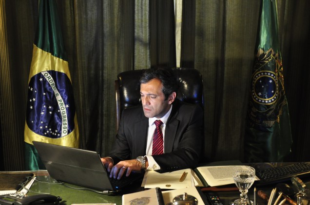 Paulo (Domingos Montagner) na minissérie 'O Brado Retumbante' de 2012