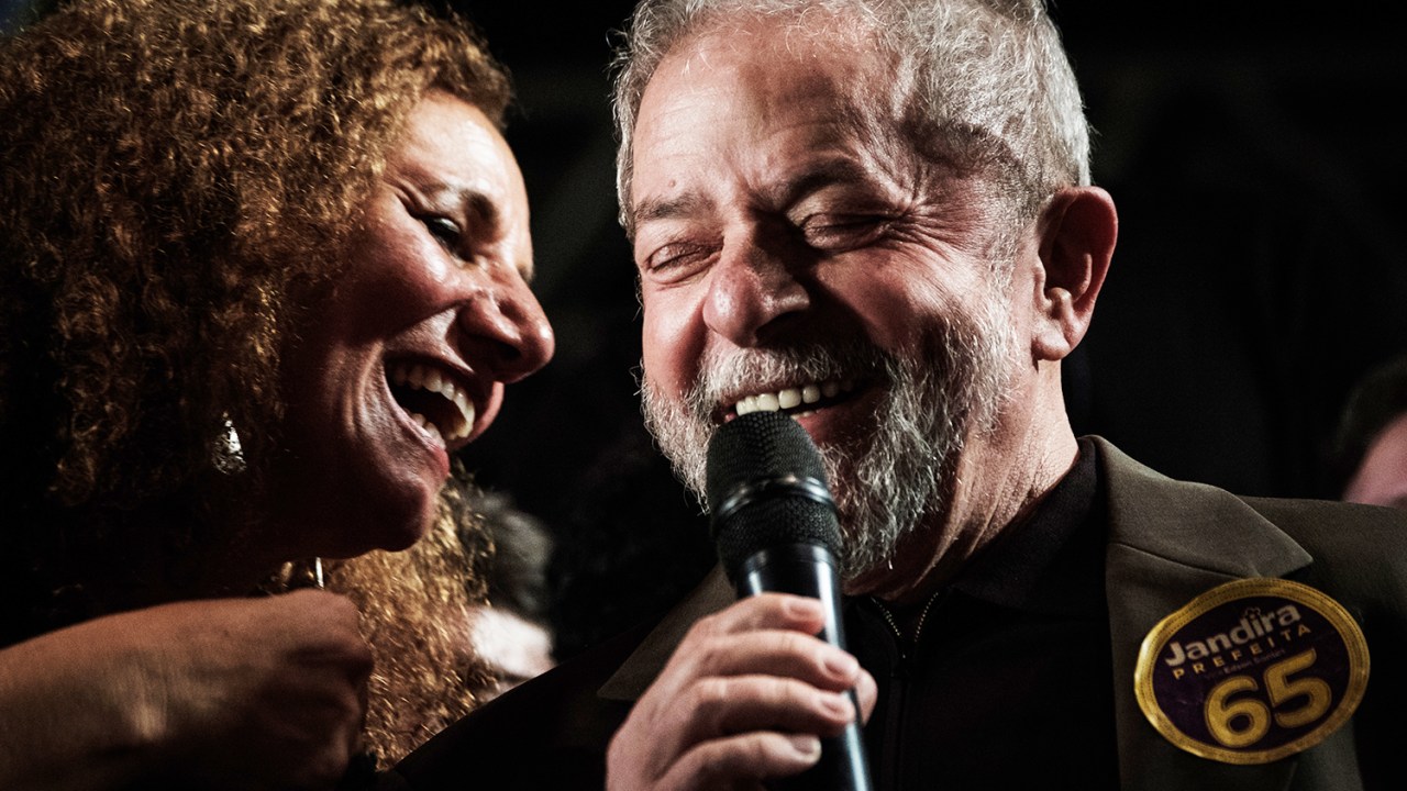 O ex-presidente Lula participa de campanha eleitoral com a candidata à prefeita do Rio de Janeiro, Jandira Feghali (PCdoB) - 26/09/2016