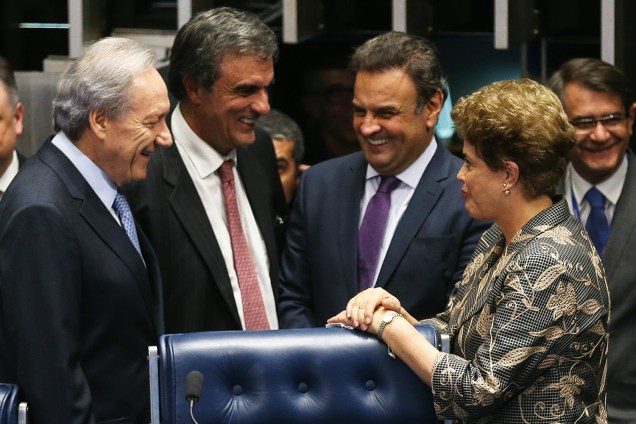 O presidente do STF (Supremo Tribunal Federal), Ricardo Lewandowski, o advogado José Eduardo Cardozo, o senador Aécio Neves (PSDB-MG) e a presidente afastada Dilma Rousseff em sessão de julgamento do impeachment, no Senado Federal - 29/08/2016