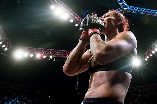 Cris Cyborg vence Lina Lansberg por nocaute, no segundo round, no UFC Fight Night Brasília realizado no Ginásio Nilson Nelson - 25-09-2016