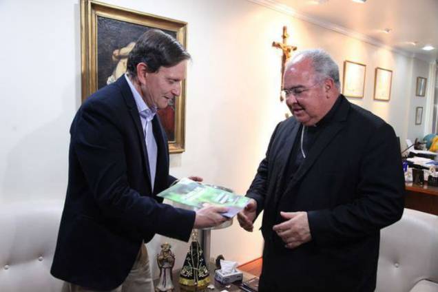 Marcelo Crivella perde apoio do público católico após polêmica com a Arquidiocese do Rio