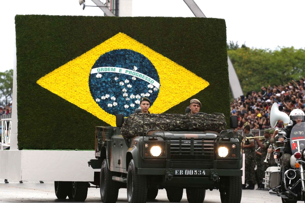 Desfile cívico-militar em homenagem ao Dia da Independência Brasileira, 7 de Setembro, no Sambódromo do Anhembi, em São Paulo