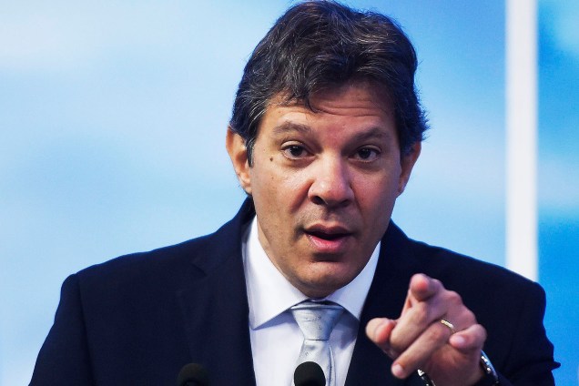Fernando Haddad (PT) durante o debate da TV Record com candidatos à prefeitura de São Paulo - 25-09-2016