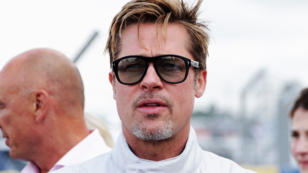 Brad Pitt participa da corrida das 24 horas de Le Mans, na França - 18/06/2016