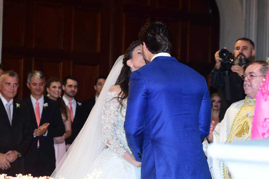 Kamilla Salgado e Eliéser Ambrósio se casam em São Paulo
