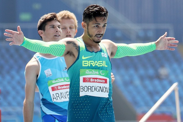 Fábio da Silva Bordignon conquista medalha de prata nos 200m rasos T35 (problemas neuromotores) do atletismo masculino, no Estádio Olímpico do Engenhão, pelos Jogos Paraolímpicos do Rio 2016