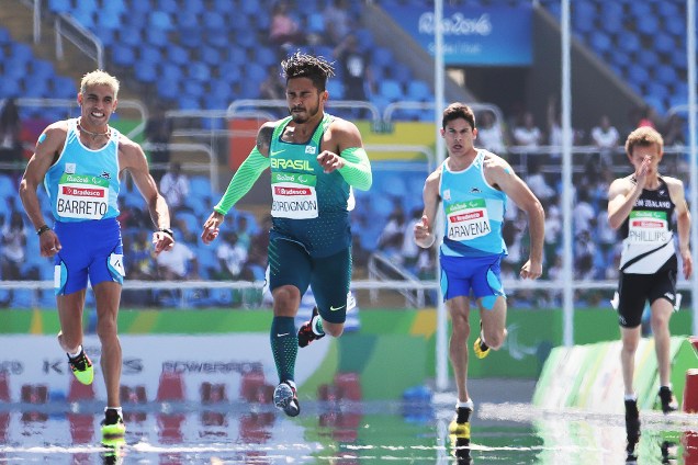 Fábio da Silva Bordignon conquista medalha de prata nos 200m rasos T35 (problemas neuromotores) do atletismo masculino, no Estádio Olímpico do Engenhão, pelos Jogos Paraolímpicos do Rio 2016