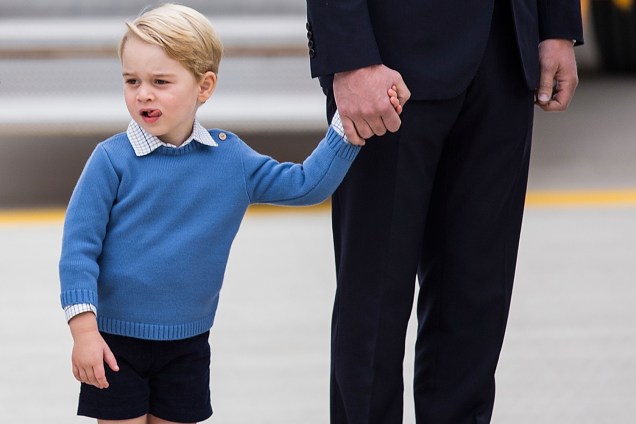 Família real britânica desembarca no Canadá