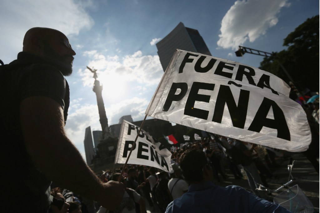 Protesto contra Peña Neto reúne milhares na Cidade do México