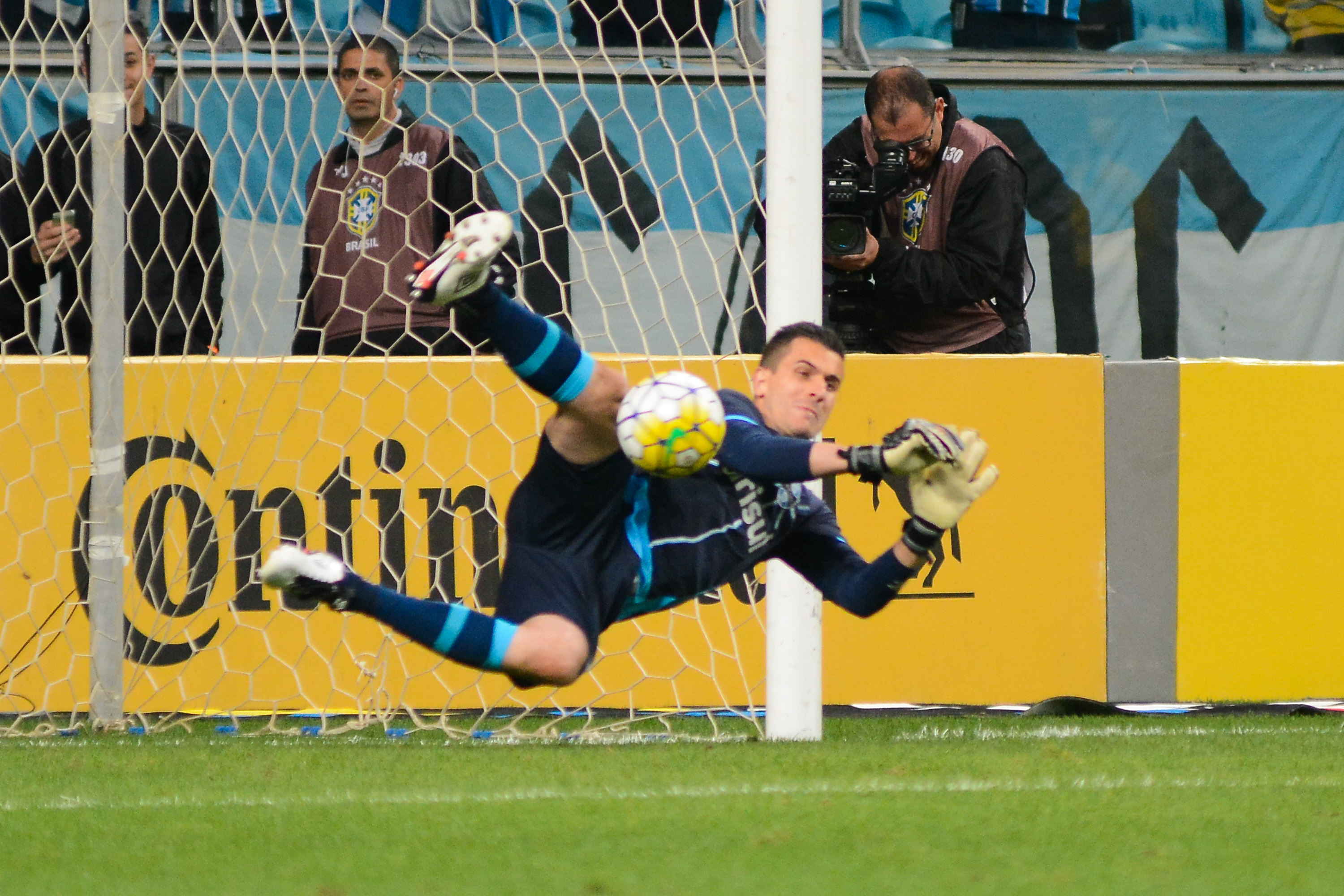 Copa Do Brasil Apos 16 Penaltis Gremio Elimina Atletico Pr Veja