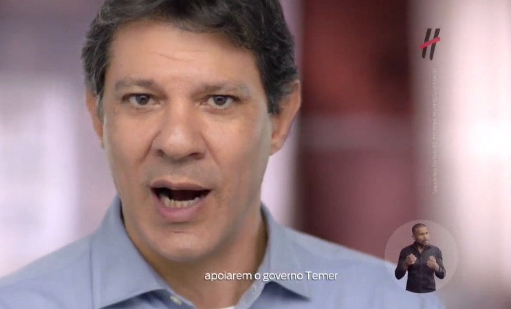 Em busca da reeleição, Fernando Haddad (PT) faz crítica a Michel Temer na propaganda eleitoral