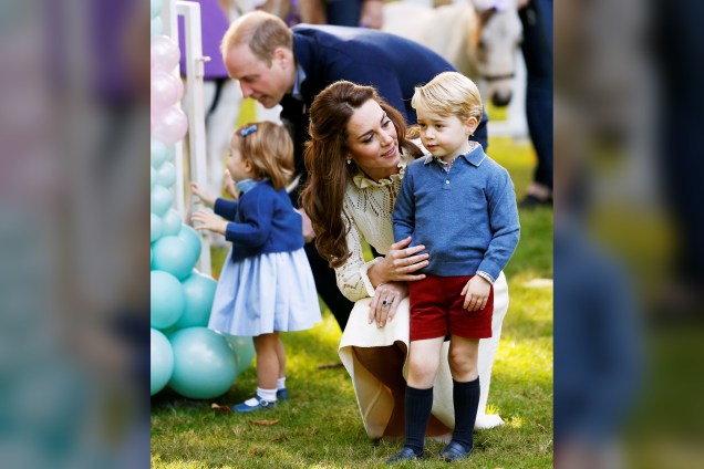 Príncipe George e sua irmã Charlotte participam de uma festa infantil acompanhados de seus pais, William e Kate, em Victoria, no Canadá - 29/09/2016