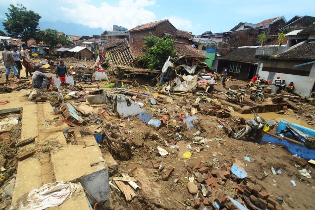 Inundações destroem casas na cidade de Garut, na Indonésia - 21/09/2016