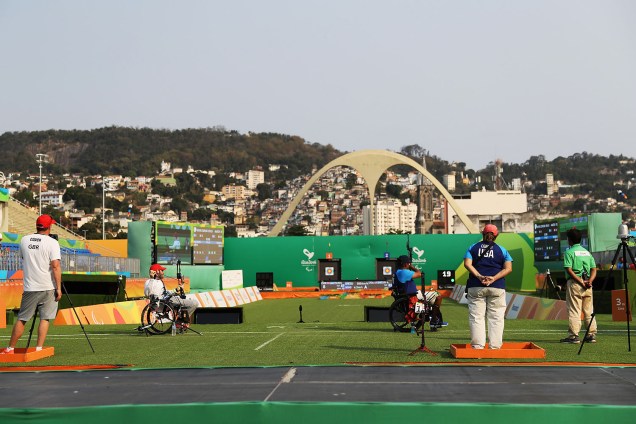 Atletas durante a competição no Tiro com Arco Paralímpico, no Sambódromo, no Rio de Janeiro - 14/09/2016
